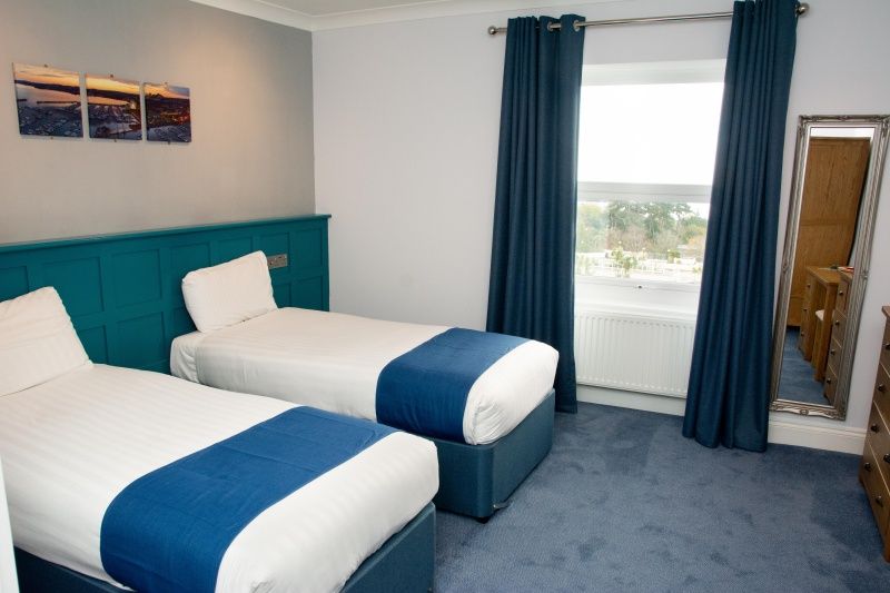 Twin Bedroom At The Carlton Hotel Bridge Collection